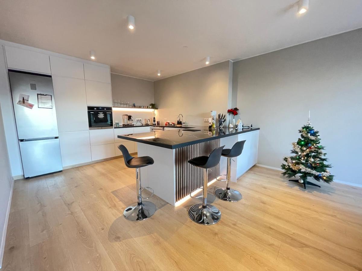 Appartement Modern And Spacious 2br Only 5,5 Km Drive From Downtown